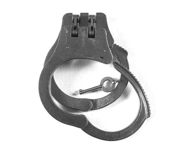 752 Handcuffs